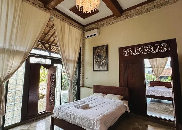 Uluwatu Mansion 3*